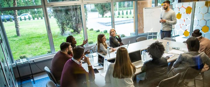 Inhouse-Schulungen: Weiterbildung online oder vor Ort in Ihrem Unternehmen